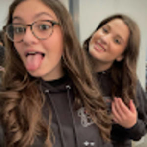 Meet your Posher, Estee